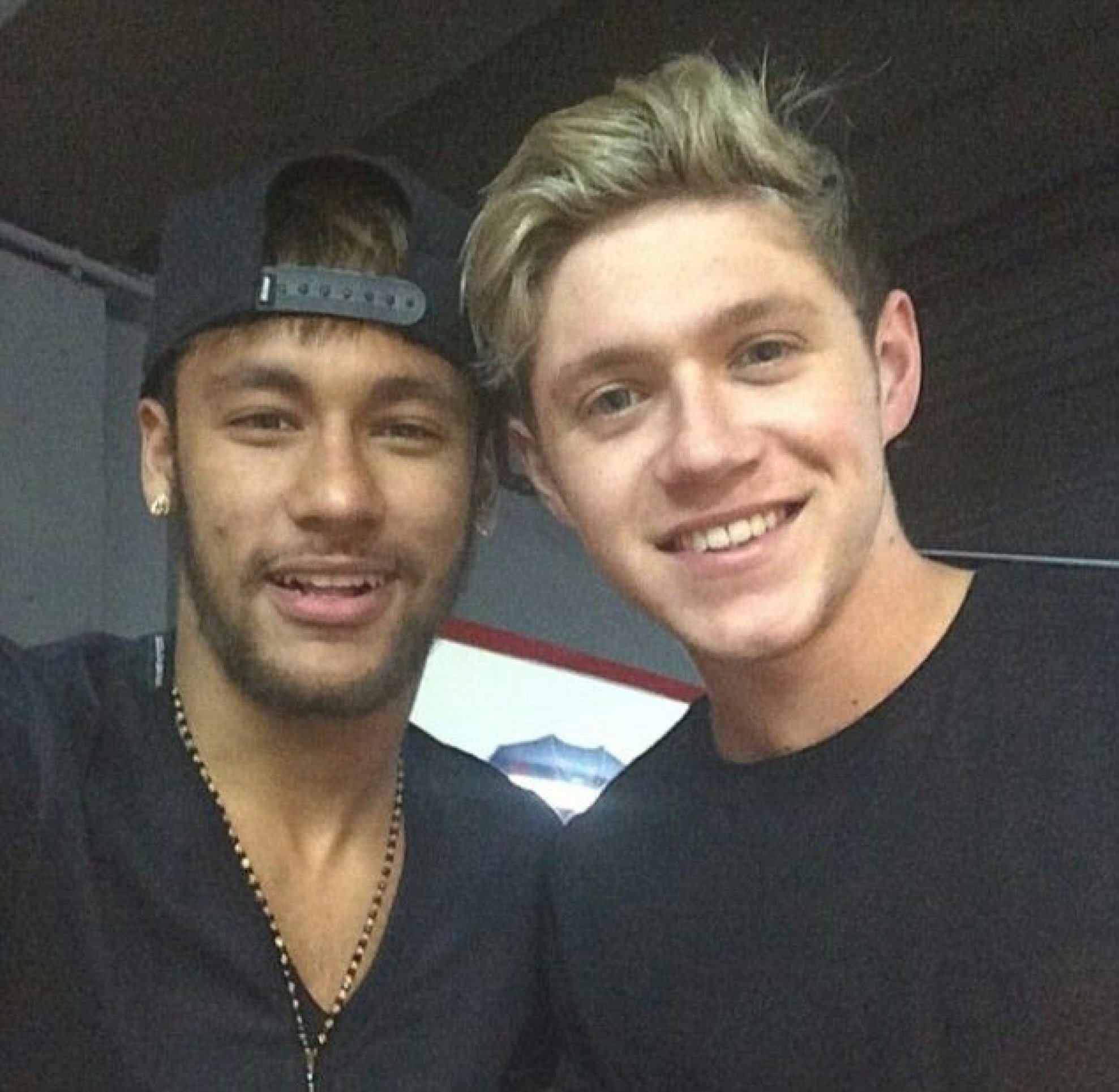 Niall Horan com Neymar em 2014 