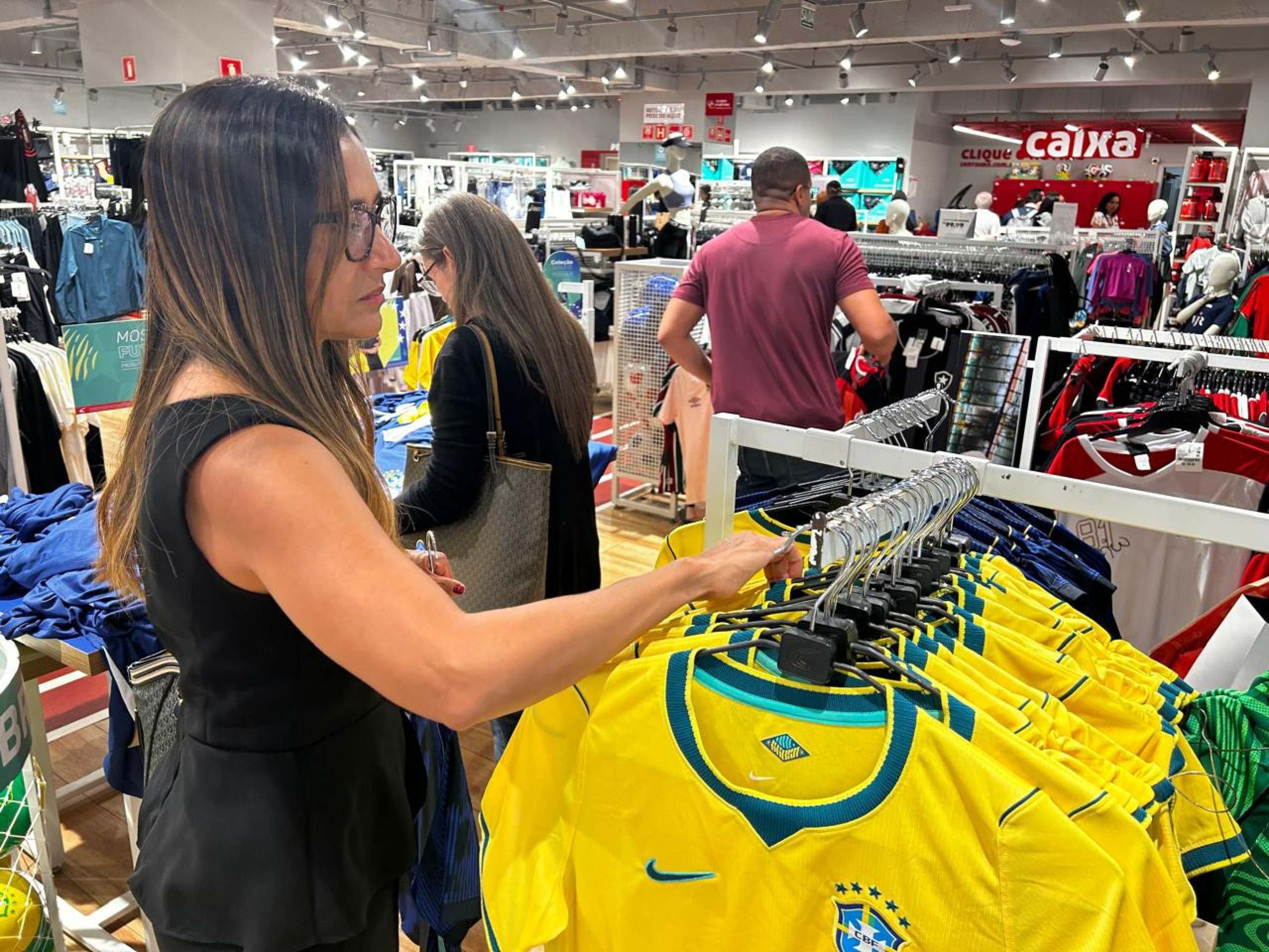 R&uacute;bia Pinheiro aproveitou a proximidade com o dia dos namorados para presentear o marido
