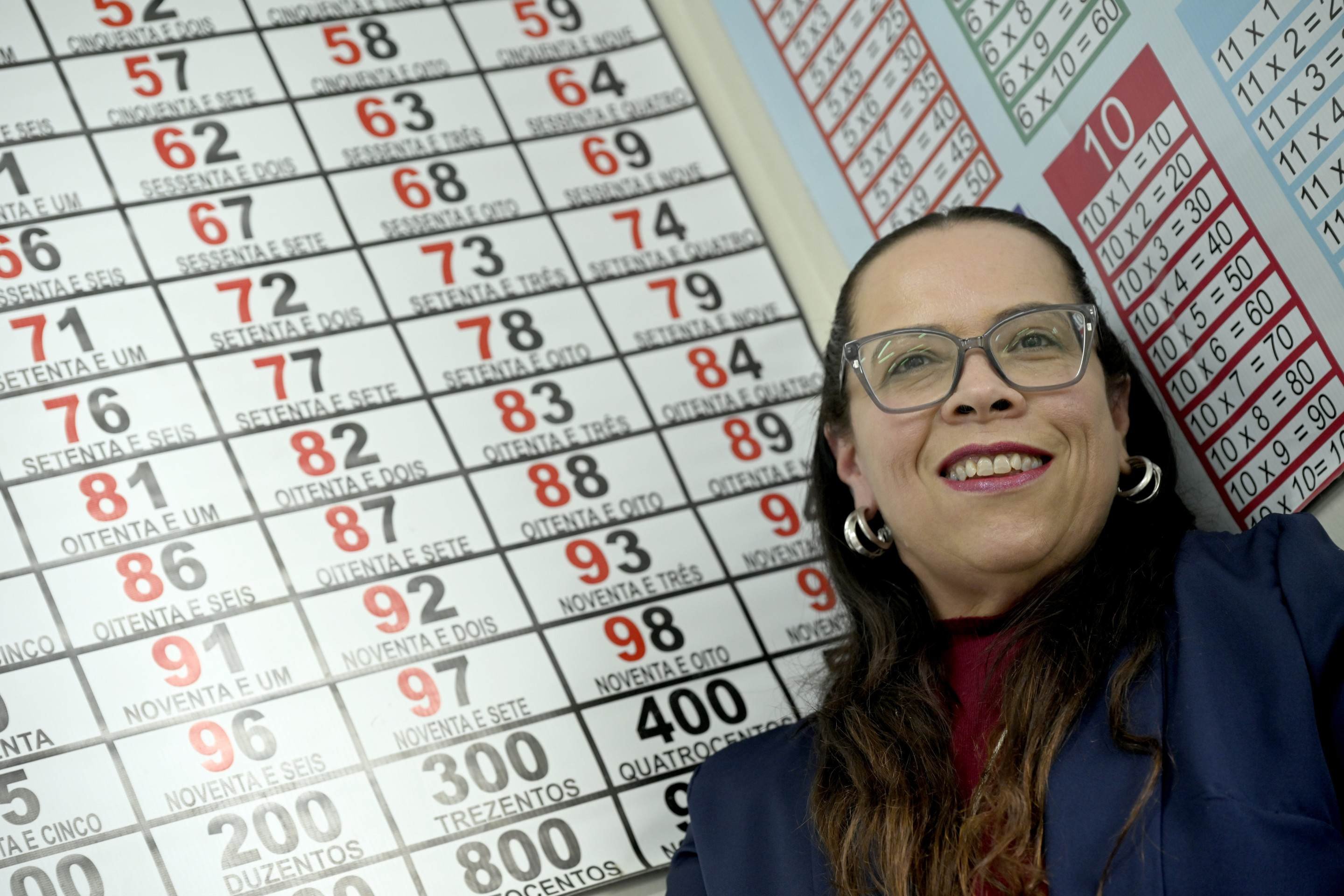 Professora Adriana Rocha: paix&atilde;o pela matem&aacute;tica come&ccedil;ou na inf&acirc;ncia