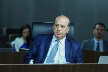 A saída de Nardes ocorrerá exatamente 10 meses antes do prazo previsto para sua aposentadoria compulsória, que seria em outubro de 2027, quando o magistrado completará 75 anos - (crédito: Samuel Figueira/TCU) A saída de Nardes ocorrerá exatamente 10 meses antes do prazo previsto para sua aposentadoria compulsória, que seria em outubro de 2027, quando o magistrado completará 75 anos - (crédito: Samuel Figueira/TCU)