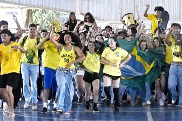 Estudantes realizam amistoso com o tema Copa do Mundo -  (crédito:  Ed Alves/CB/D.A Press)