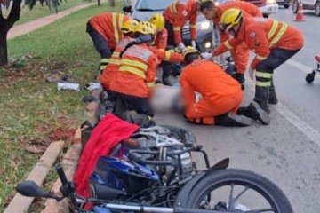 Acidente envolvendo carro e motocicleta causa trânsito no Jardim Botânico - (crédito: CBMDF/Divulgação) Acidente envolvendo carro e motocicleta causa trânsito no Jardim Botânico - (crédito: CBMDF/Divulgação)