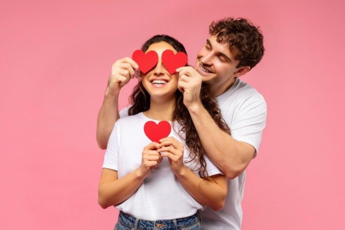 Pessoas de Gêmeos valorizam relações que unem diálogo, espontaneidade e liberdade (Imagem: fast-stock | Shutterstock) - (crédito: EdiCase) Pessoas de Gêmeos valorizam relações que unem diálogo, espontaneidade e liberdade (Imagem: fast-stock | Shutterstock) - (crédito: EdiCase)