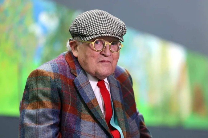 O pintor britânico David Hockney tinha retratos vibrantes e representações ensolaradas do cotidiano - (crédito: Thomas Coex/AFP) O pintor britânico David Hockney tinha retratos vibrantes e representações ensolaradas do cotidiano - (crédito: Thomas Coex/AFP)