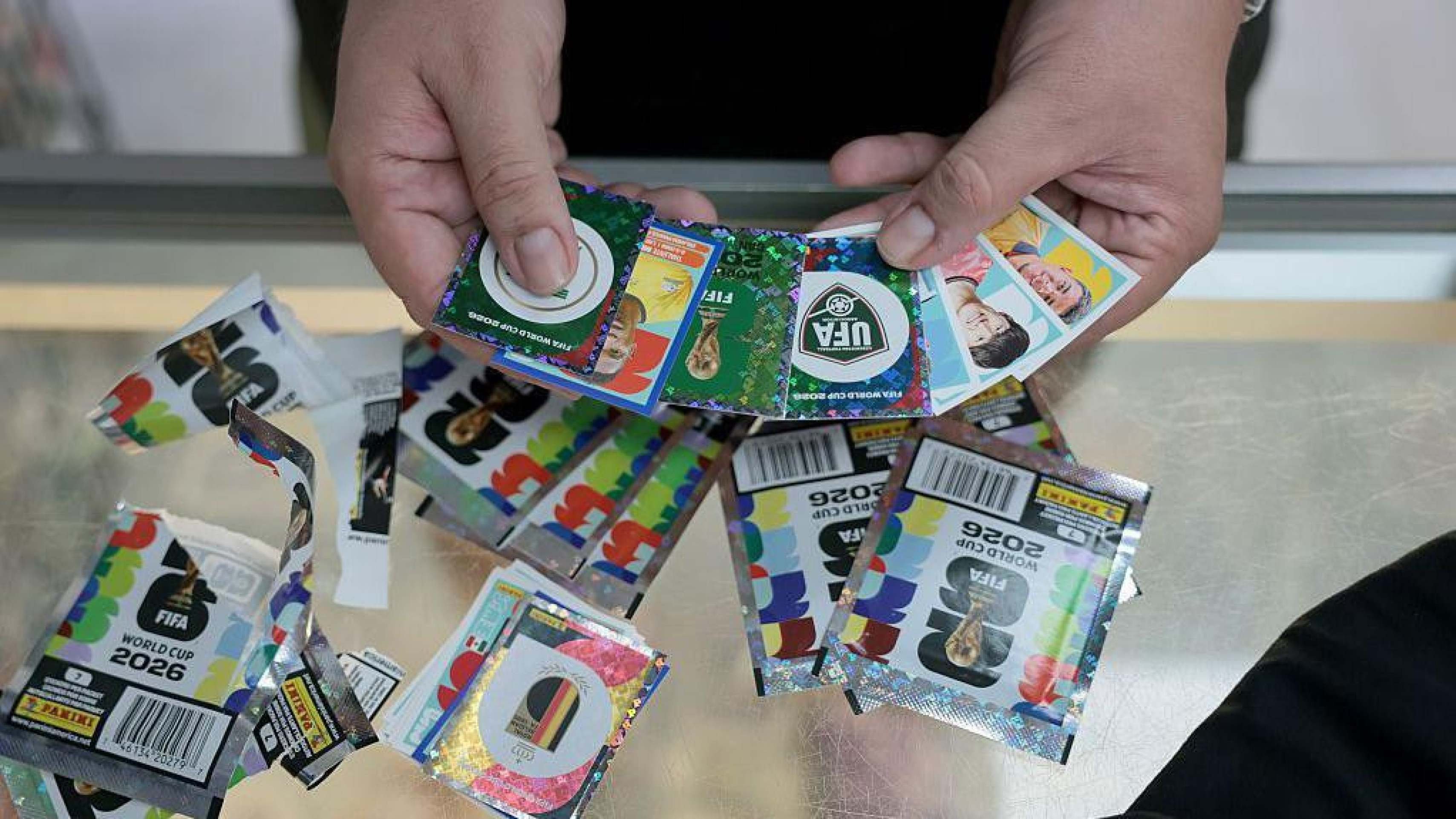 Com Neymar, Panini lança pacote atualizado de figurinhas da Copa: o que a matemática diz sobre as chances de completar o álbum