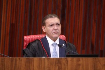 A obra em questão retrata a trajetória de Jair Bolsonaro e é estrelada pelo ator Jim Caviezel - (crédito: Luiz Roberto/TSE) A obra em questão retrata a trajetória de Jair Bolsonaro e é estrelada pelo ator Jim Caviezel - (crédito: Luiz Roberto/TSE)