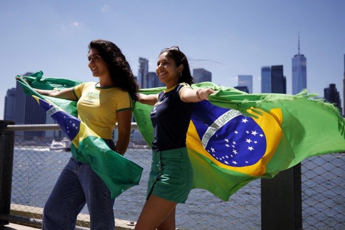 A camisa da Seleção voltou: o fim do uso político do verde e amarelo?