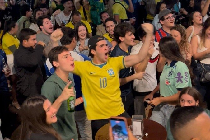 Torcida vibra após gol do Brasil - (crédito: Paulo Gontijo) Torcida vibra após gol do Brasil - (crédito: Paulo Gontijo)