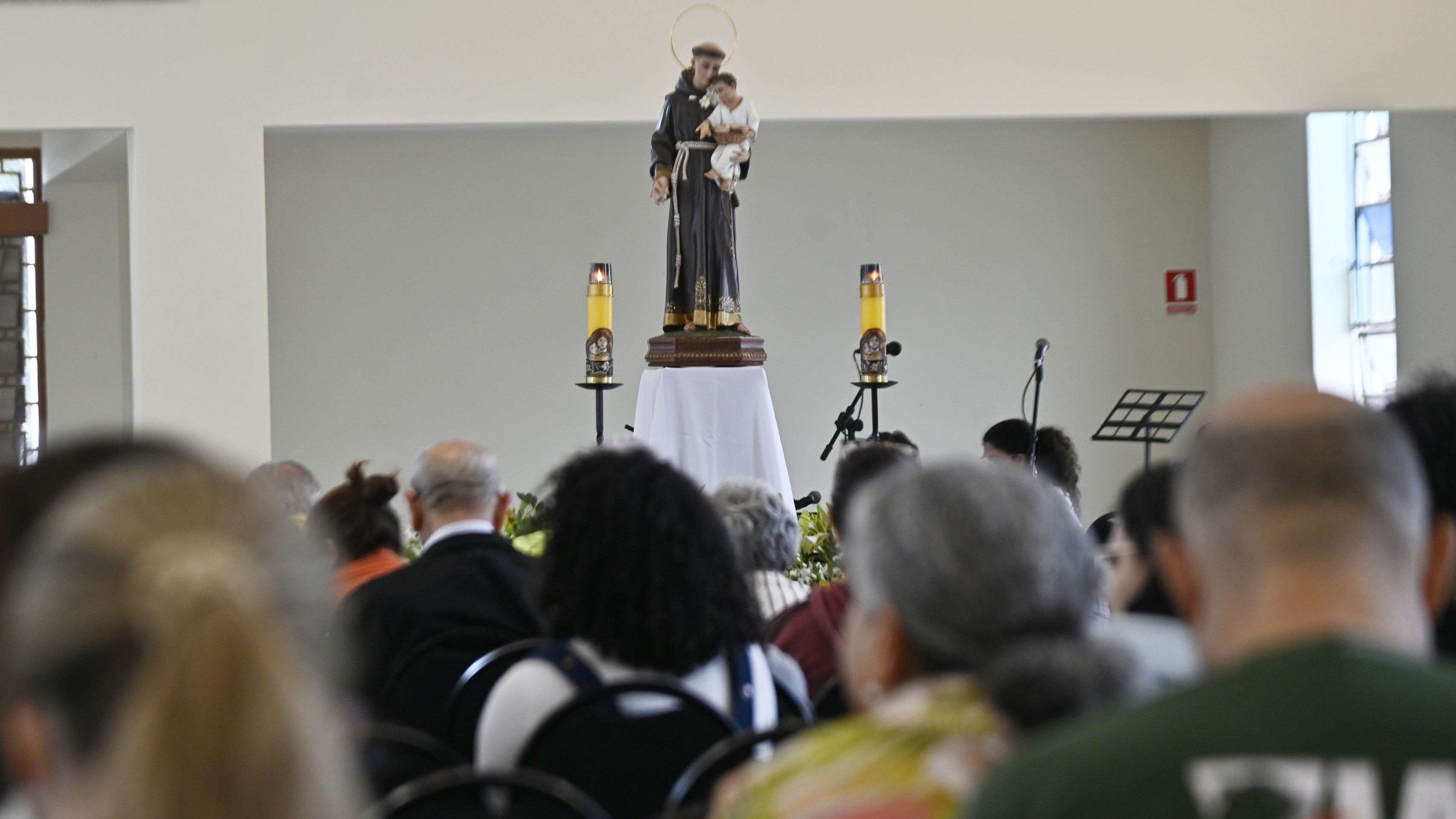 Missa e movimenta&ccedil;&atilde;o no Santu&aacute;rio Santo Ant&ocirc;nio na 911 Sul