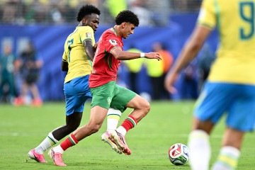  Vini Jr., autor do gol brasileiro na partida de sábado (13/4), escreveu seu nome em uma lista reservada a protagonistas de diferentes gerações -  (crédito: Jewel SAMAD / AFP)