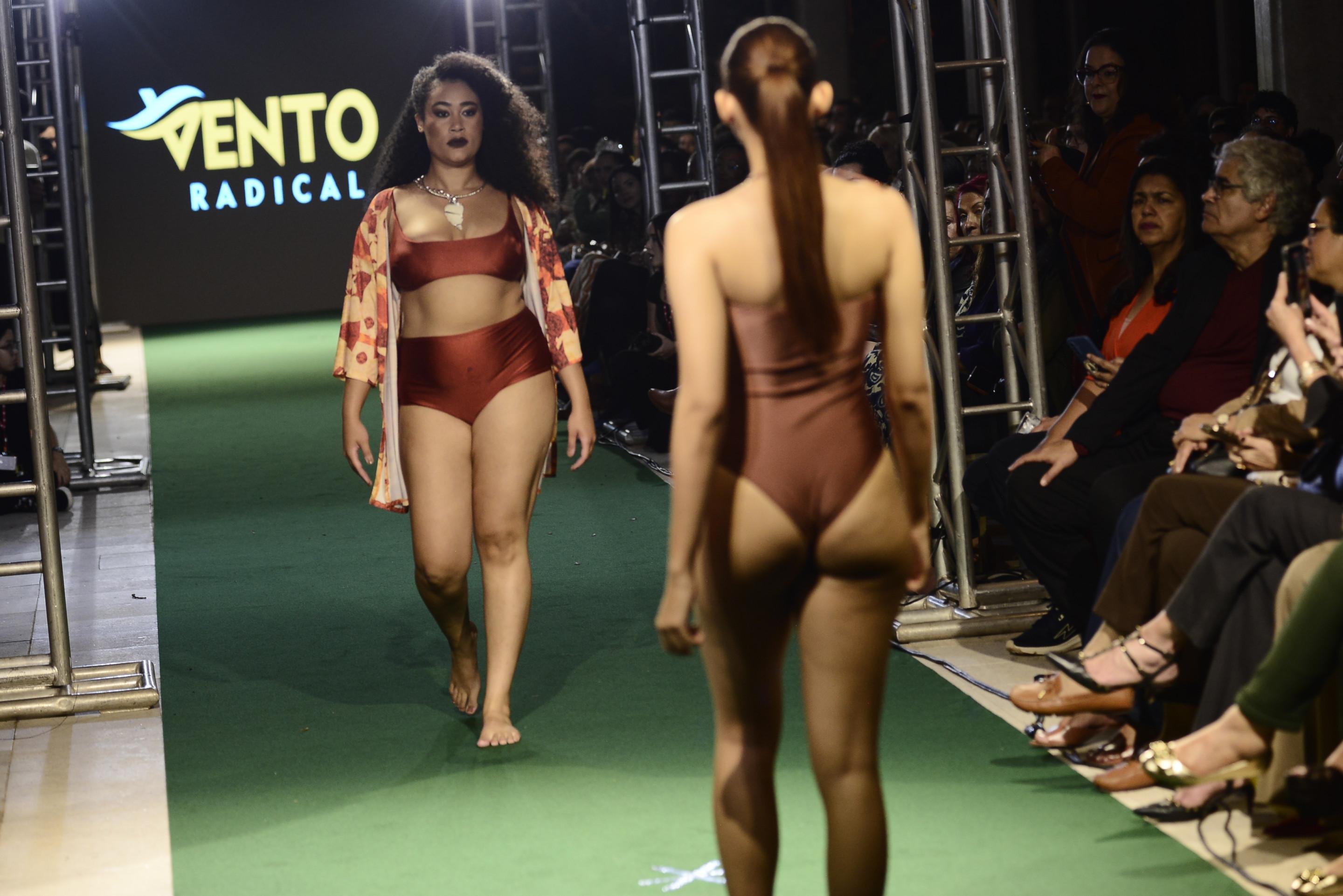 A Vento Radical &eacute; especializada em moda praia e fitness e participou do desfile 