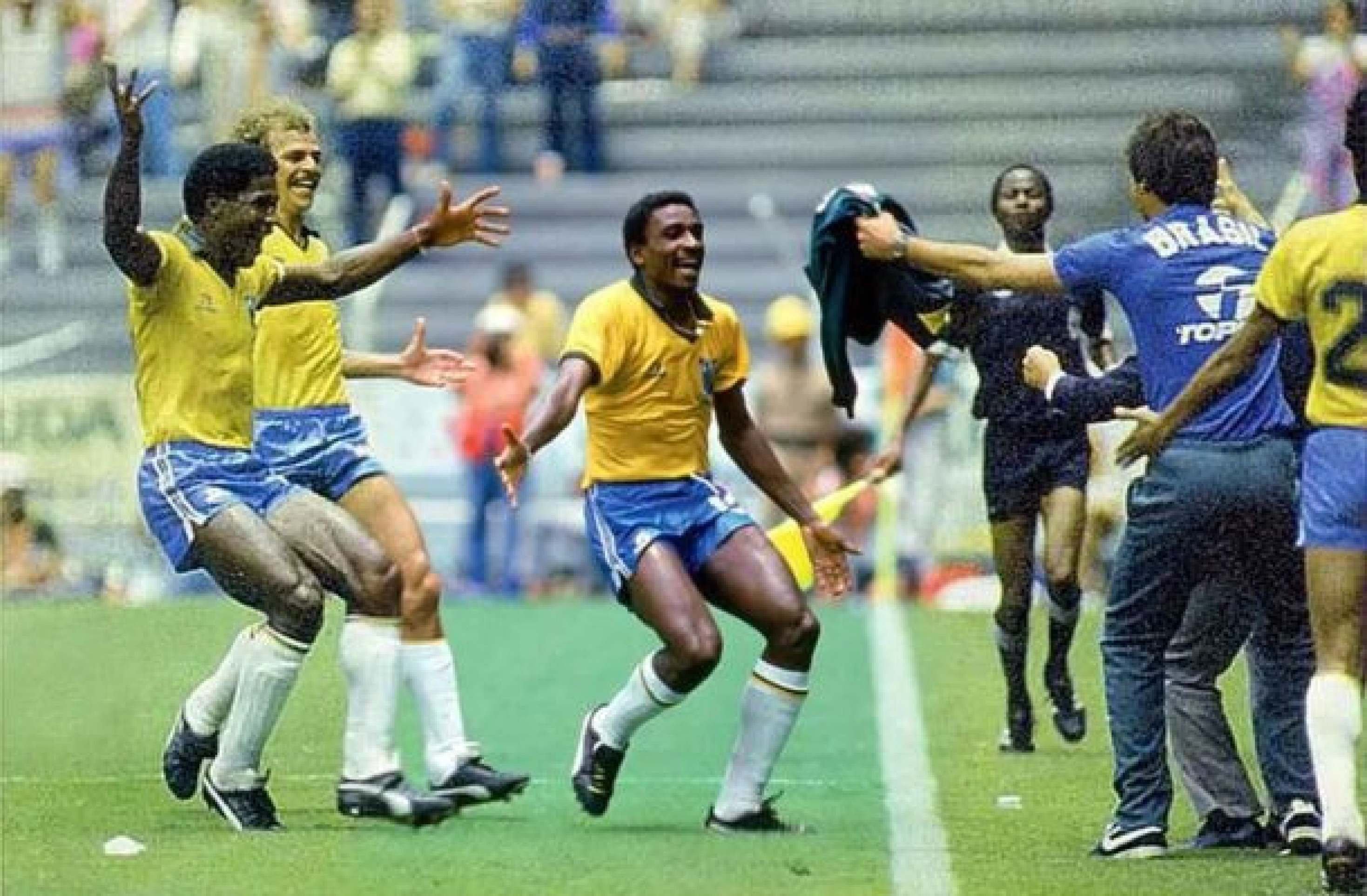 Vozinha: Botafogo exalta Josimar após performance de xará na Copa do Mundo