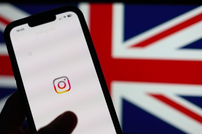 Reino Unido vai banir menores de 16 anos das redes sociais e avalia restringir chats de inteligência artificial