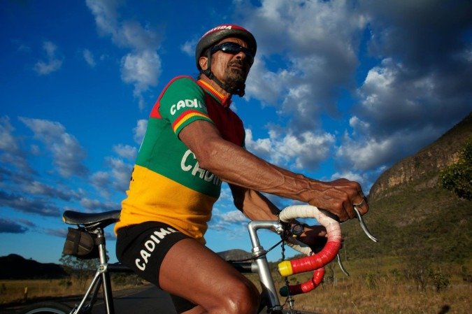 Morreu o ciclista e triatleta José de Oliveira Souza Junior, conhecido como Zé Cadima ou Zé do Pedal - (crédito: Redes Sociais) Morreu o ciclista e triatleta José de Oliveira Souza Junior, conhecido como Zé Cadima ou Zé do Pedal - (crédito: Redes Sociais)