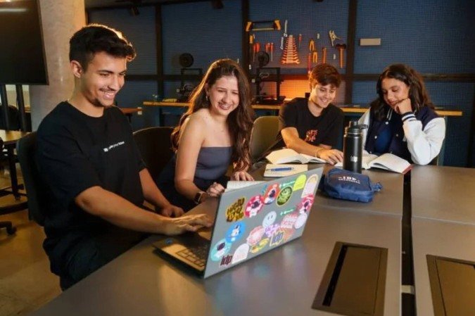 IDP abre seleção para graduação de intercâmbios no segundo semestre