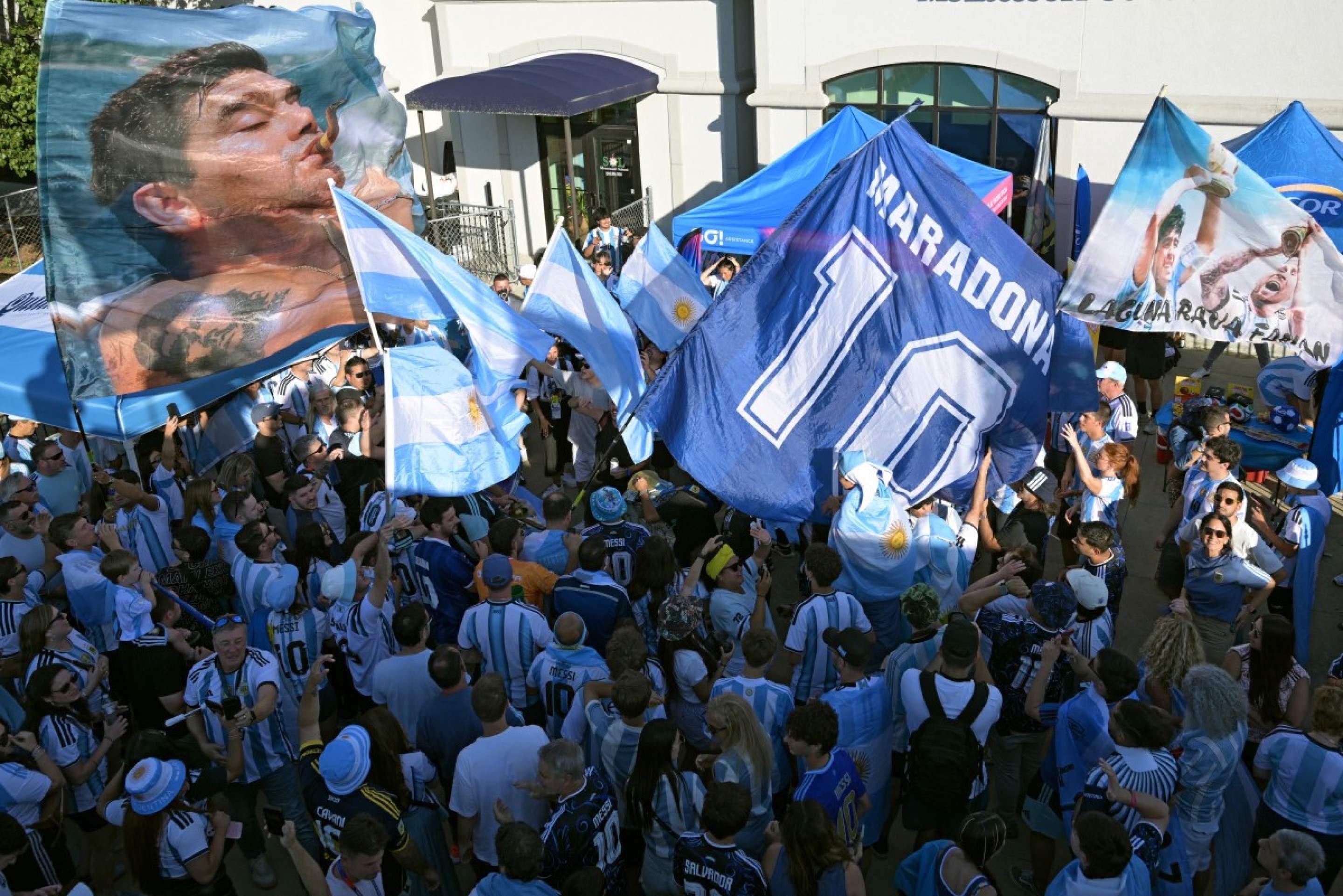 Argentina estreia na Copa do Mundo embalada por torcida