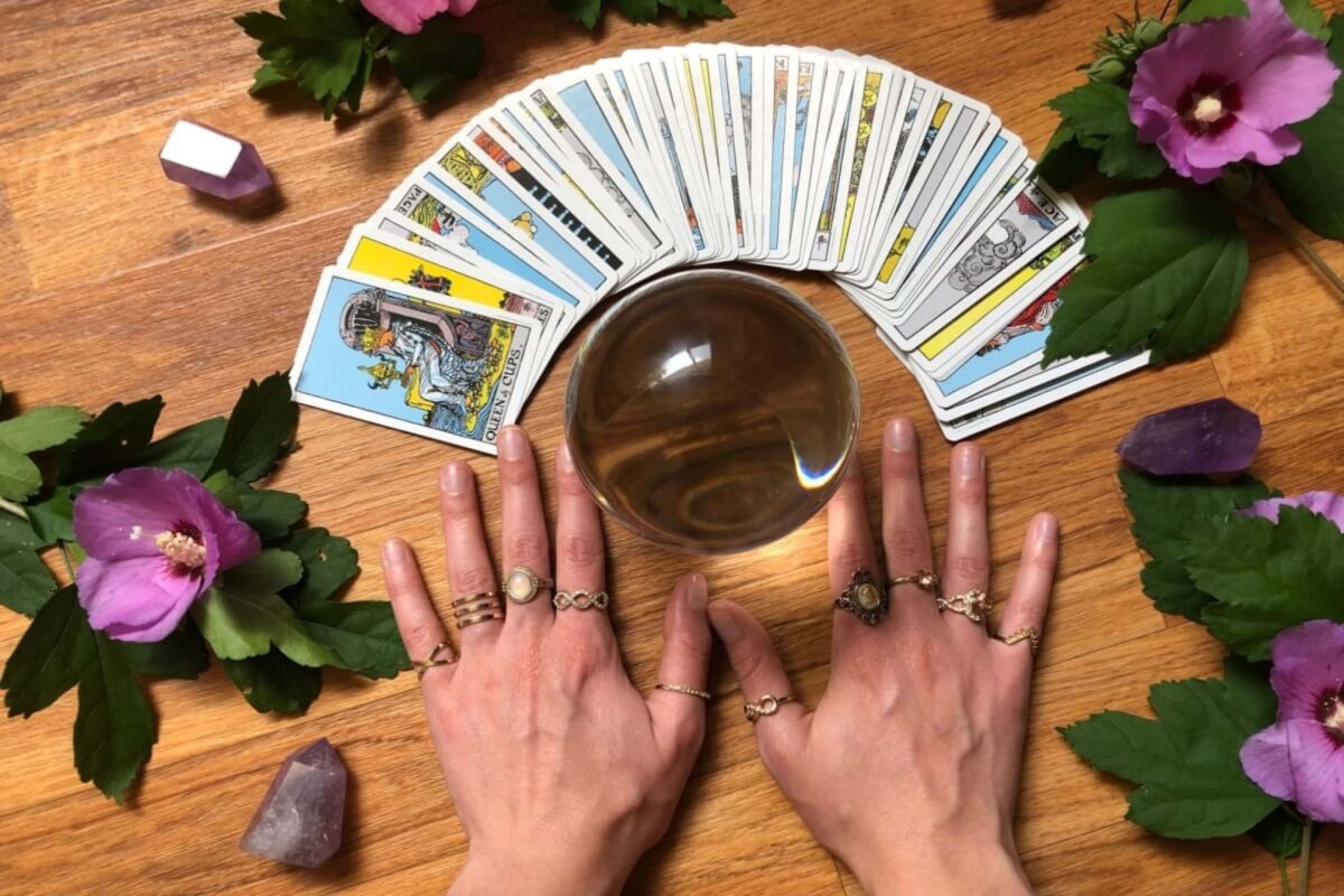 Tarot do dia: previsão para os 12 signos em 15/06/2026