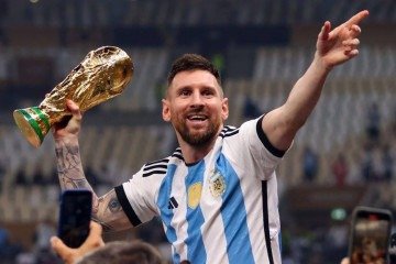 Campeão do mundo no Catar, em 2022, Messi encerrará a trajetória em Copas em meio a tentativa de conquistar o tetracampeonato mundial - (crédito: AFP via Getty Images) Campeão do mundo no Catar, em 2022, Messi encerrará a trajetória em Copas em meio a tentativa de conquistar o tetracampeonato mundial - (crédito: AFP via Getty Images)