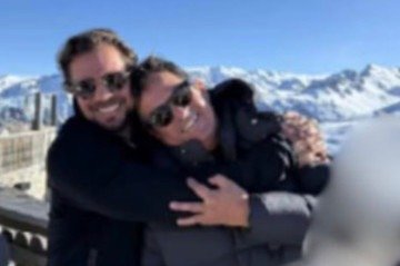 Relatório da PF traz imagens de Ciro e Vorcaro juntos, em gesto de amizade, durante viagem - (crédito: Reprodução/PF) Relatório da PF traz imagens de Ciro e Vorcaro juntos, em gesto de amizade, durante viagem - (crédito: Reprodução/PF)