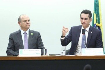 Segundo Domingos Neto (à direita), o objetivo da CMO será manter o diálogo entre as bancadas para garantir o andamento dos trabalhos - (crédito: Vinicius Loures / Câmara dos Deputados) Segundo Domingos Neto (à direita), o objetivo da CMO será manter o diálogo entre as bancadas para garantir o andamento dos trabalhos - (crédito: Vinicius Loures / Câmara dos Deputados)