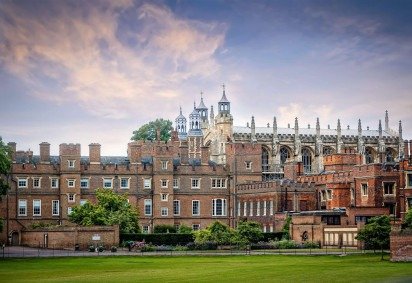 Príncipe George estudará em escola que custa mais de R$ 470 mil por ano
 -  (crédito: Divulgação/Eton College) -Príncipe George estudará em escola que custa mais de R$ 470 mil por ano
 -  (crédito: Divulgação/Eton College)