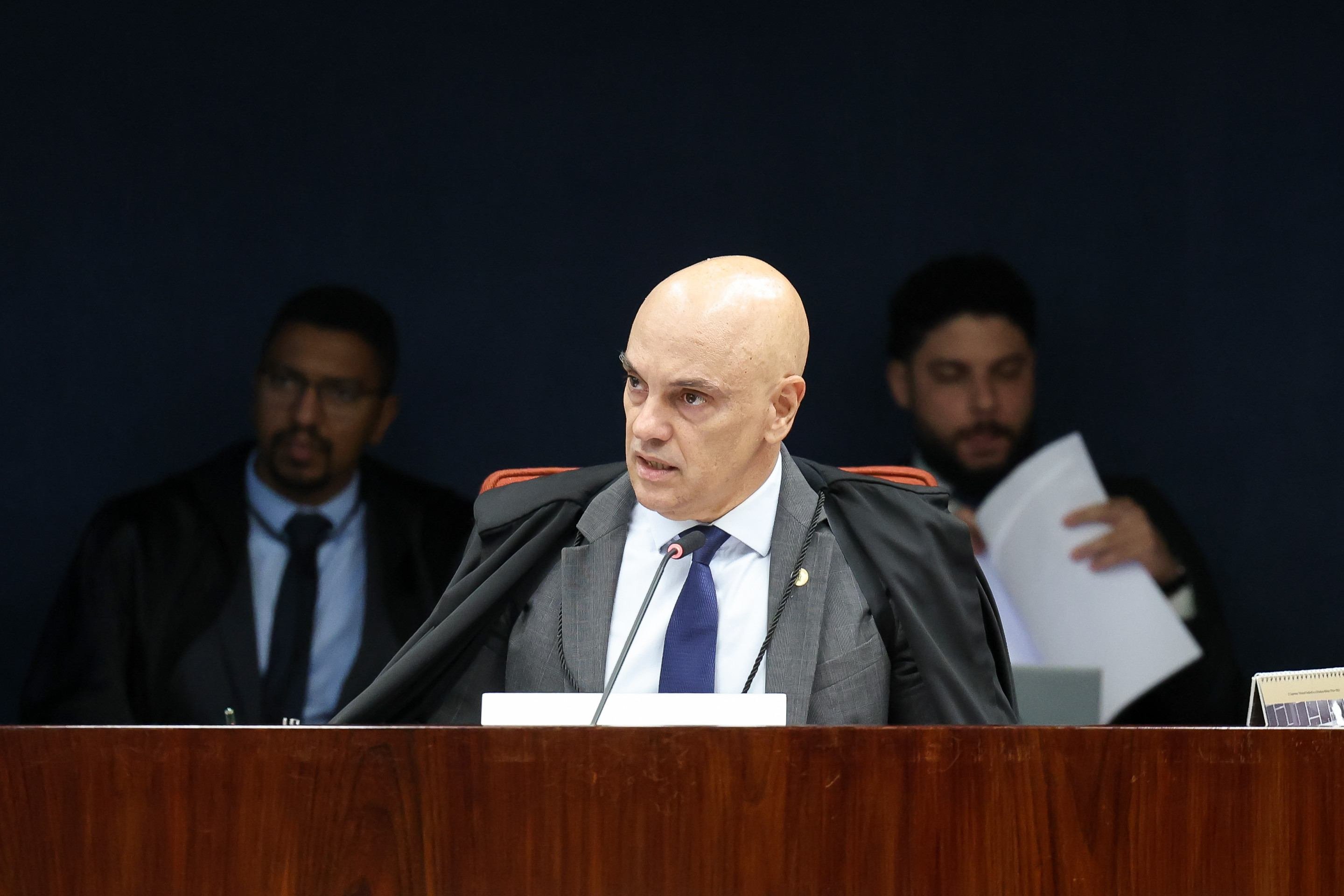 Alexandre Garcia: O rei está nu