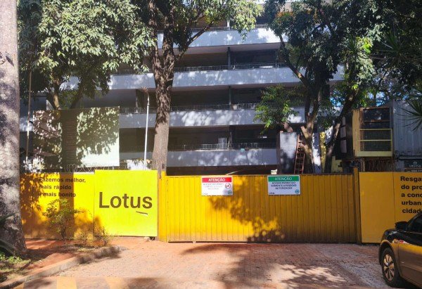 Obra na 116 Sul, bloco F, onde um operário morreu soterrado -  (crédito: Luiz Fellipe Alves/ CB.D.A Press)