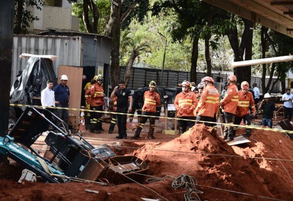 Soterramento em obra de edifício da SQS da 116 Sul -  (crédito: Minervino Junior/ C.B. DA Press)