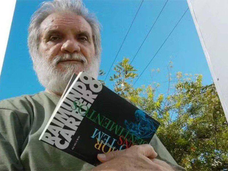 Raimundo Carrero:  escritor, jornalista e ensaísta -  (crédito: Foto: Alexandre Godim/Divulgação)
