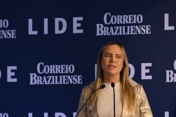 Governadora destacou equilíbrio das contas públicas, solução para desafios do BRB e ampliação dos atendimentos na saúde ao analisar resultado do levantamento -  (crédito: Marcelo / CB Press)