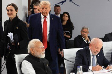 Trump e Lula na reunião do G7, semana passada, na França: chefe do Planalto mandou recado para republicano não 'se meter' na eleição brasileira - (crédito: AFP) Trump e Lula na reunião do G7, semana passada, na França: chefe do Planalto mandou recado para republicano não 'se meter' na eleição brasileira - (crédito: AFP)