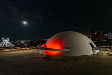 Museu Nacional iluminado em homenagem à imigração japonesa no Brasil - (crédito: Eiiti Yuri ) Museu Nacional iluminado em homenagem à imigração japonesa no Brasil - (crédito: Eiiti Yuri )