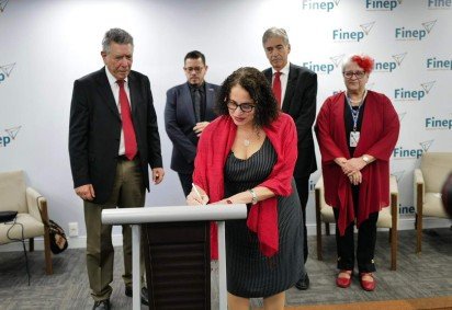 Durante a cerimônia de lançamento da iniciativa, a ministra Luciana Santos afirmou que o programa aproxima as políticas públicas dos empreendedores -  (crédito: Luara Baggi (ASCOM/MCTI)) -Durante a cerimônia de lançamento da iniciativa, a ministra Luciana Santos afirmou que o programa aproxima as políticas públicas dos empreendedores -  (crédito: Luara Baggi (ASCOM/MCTI))