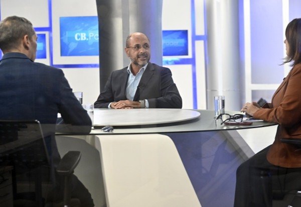 No CB.Poder, o diretor do Opini&atilde;o Intelig&ecirc;ncia Pol&iacute;tica, Alexandre Garcia, analisa os dados da pesquisa Correio/OPINI&Atilde;O Intelig&ecirc;ncia Pol&iacute;tica. Na bancada, os jornalistas Ana Maria Campos e Carlos Alexandre de Souza