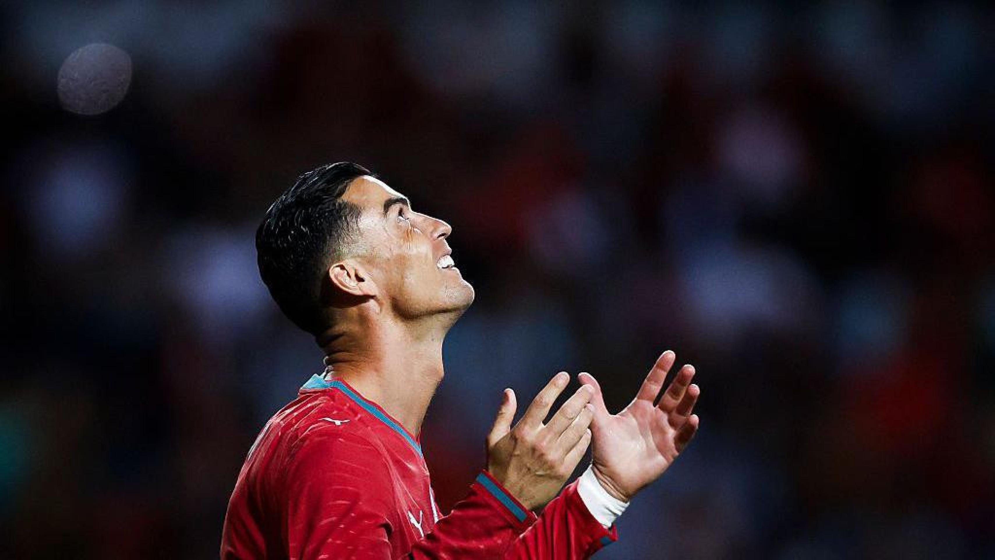 Cristiano Ronaldo: de menino que esperava por sobras de hambúrgueres no McDonald