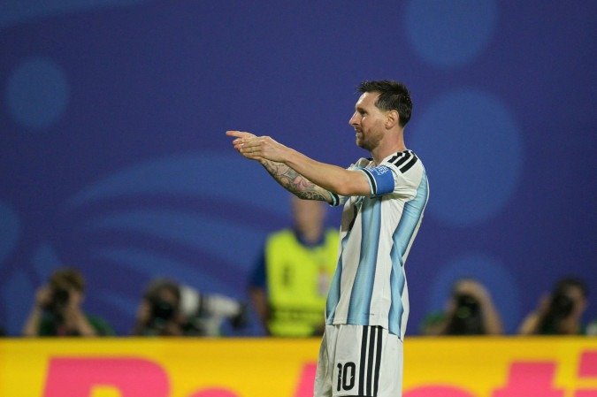  Argentina's forward #10 Lionel Messi celebrates scoring his team's third goal during the 2026 World Cup Group J football match between Argentina and Algeria at the Kansas City Stadium in Kansas City on June 16, 2026.  (Photo by JUAN MABROMATA / AFP)
       -  (crédito:  JUAN MABROMATA / AFP)