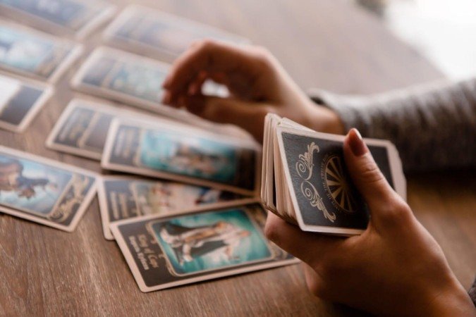 As previsões do tarot apontam movimentos importantes e convites à reflexão para todos os signos (Imagem: Kristina Igumnova26 | Shutterstock) - (crédito: EdiCase) As previsões do tarot apontam movimentos importantes e convites à reflexão para todos os signos (Imagem: Kristina Igumnova26 | Shutterstock) - (crédito: EdiCase)