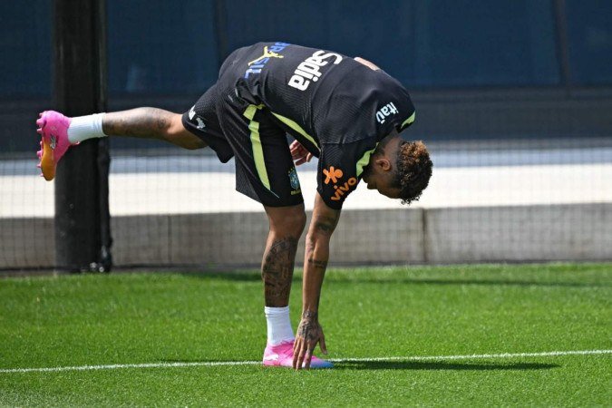 Ainda não se sabe se Neymar terá condições de ser relacionado para o próximo jogo do Brasil na Copa do Mundo.
- (crédito: Mauro Pimentel/AFP) Ainda não se sabe se Neymar terá condições de ser relacionado para o próximo jogo do Brasil na Copa do Mundo.
- (crédito: Mauro Pimentel/AFP)