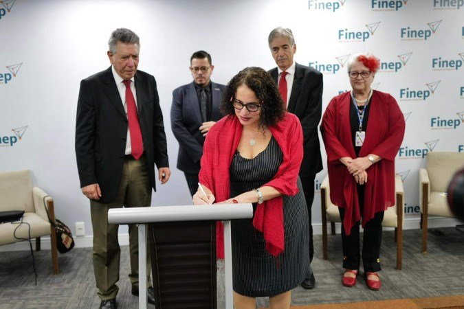 Durante a cerimônia de lançamento da iniciativa, a ministra Luciana Santos afirmou que o programa aproxima as políticas públicas dos empreendedores - (crédito: Luara Baggi (ASCOM/MCTI)) Durante a cerimônia de lançamento da iniciativa, a ministra Luciana Santos afirmou que o programa aproxima as políticas públicas dos empreendedores - (crédito: Luara Baggi (ASCOM/MCTI))