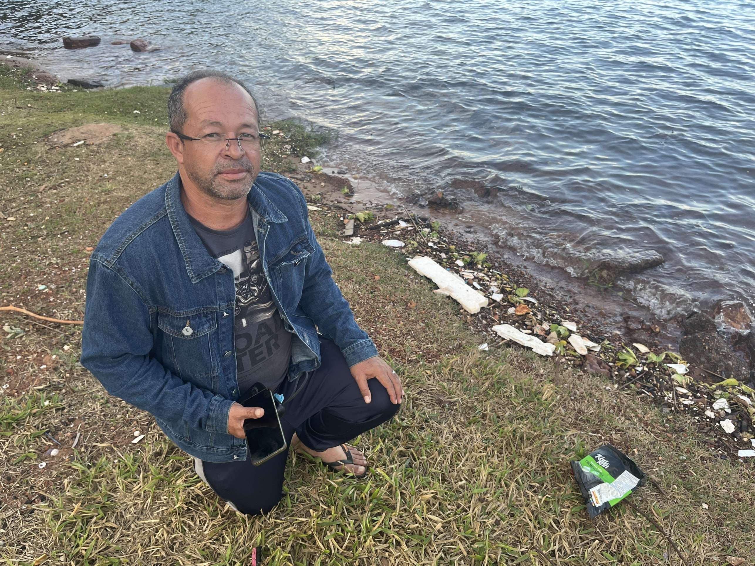 Jos&eacute; ficou assustado com a situa&ccedil;&atilde;o de abandono na Pra&ccedil;a dos Orix&aacute;s