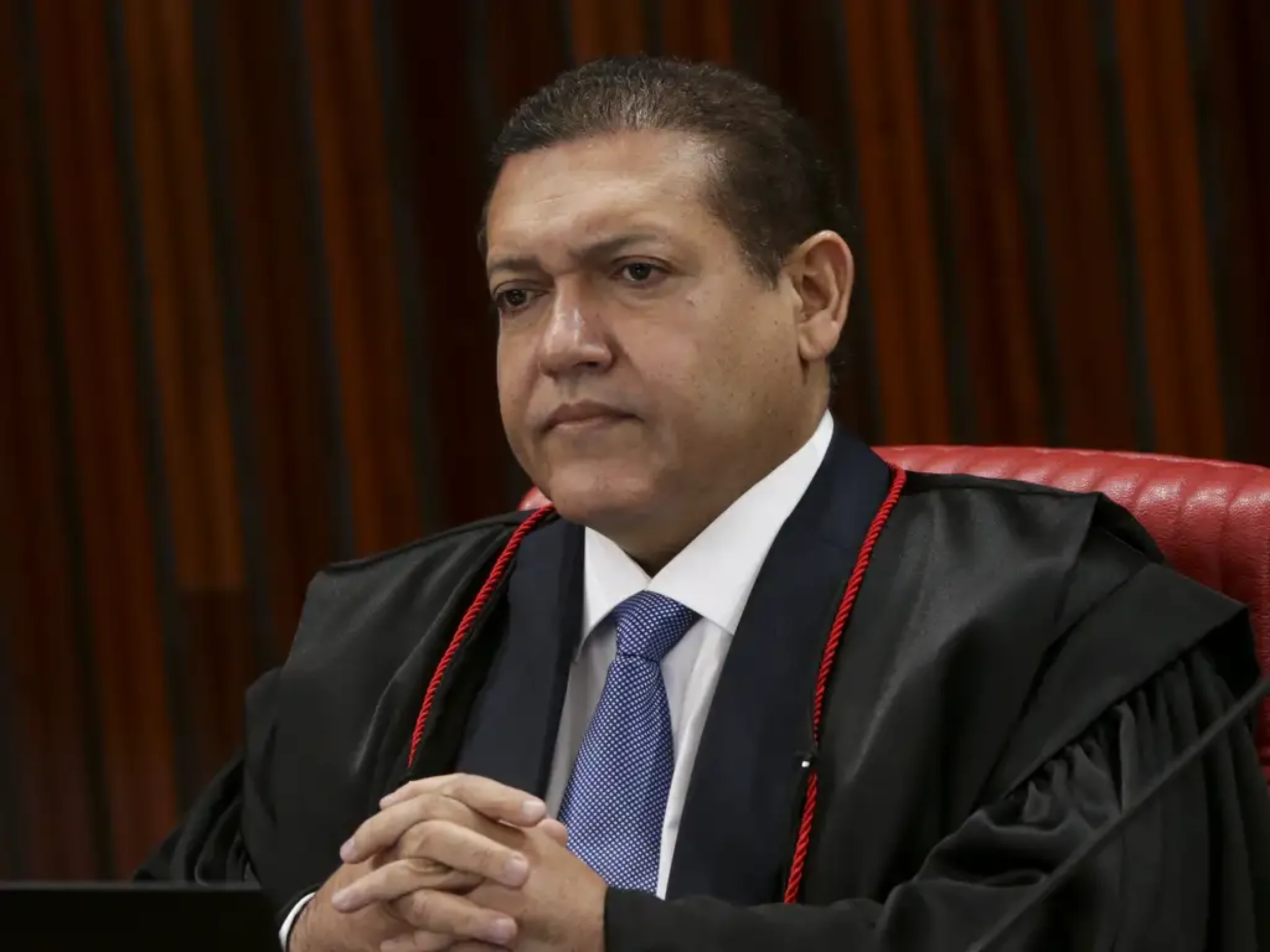Nunes Marques vai relatar ação de Flávio Bolsonaro contra Lula