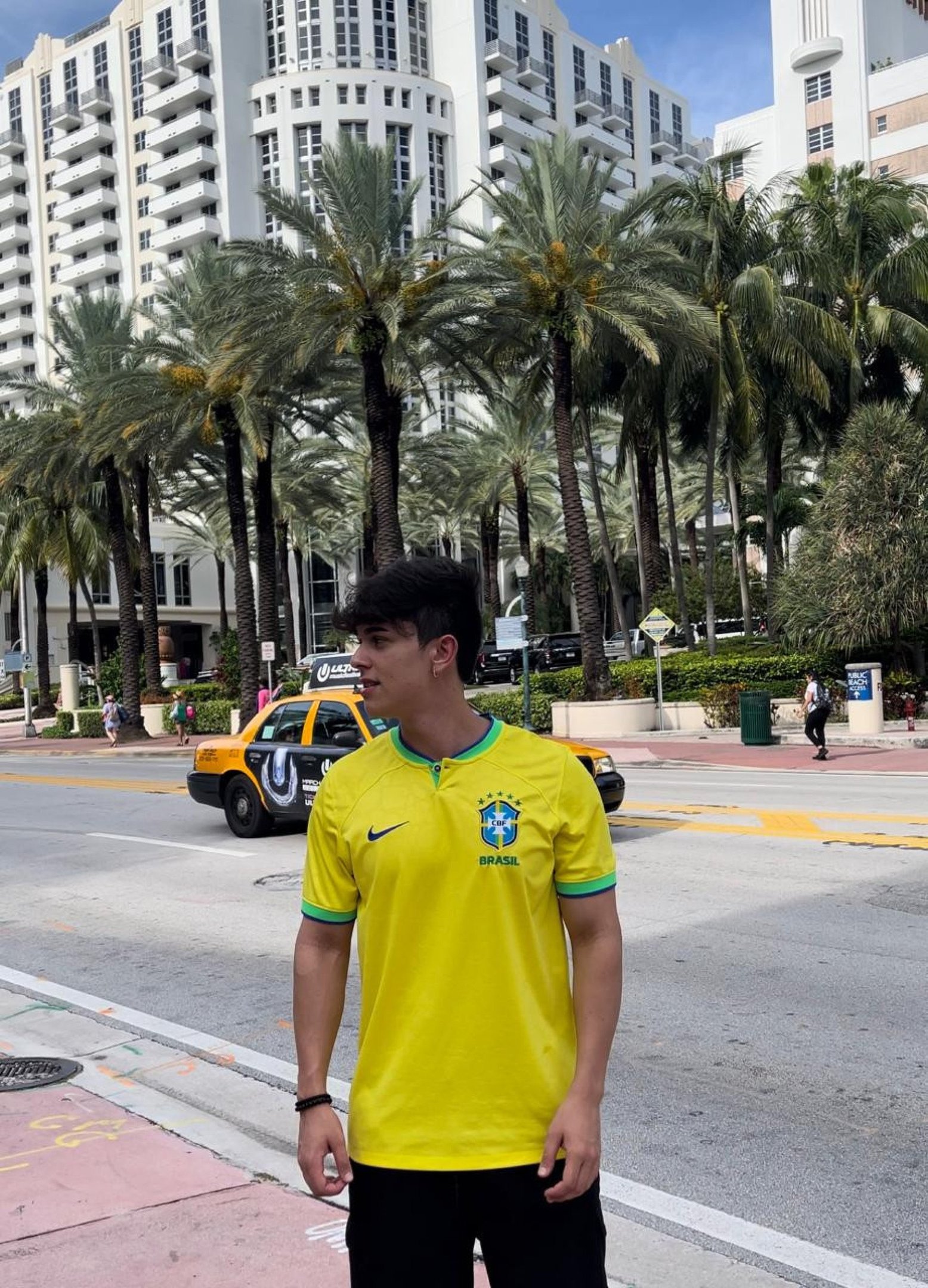 Aos 25 anos, Felipe Macedo tem esperan&ccedil;a de ver o Brasil ganhar a Copa do Mundo pela primeira vez 