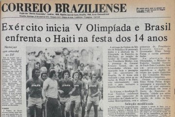 Edição do Correio Braziliense de 1974 destaca a partida de futebol entre Brasil e Haiti em Brasília - (crédito: Cedoc/CB/D.A.Press) Edição do Correio Braziliense de 1974 destaca a partida de futebol entre Brasil e Haiti em Brasília - (crédito: Cedoc/CB/D.A.Press)