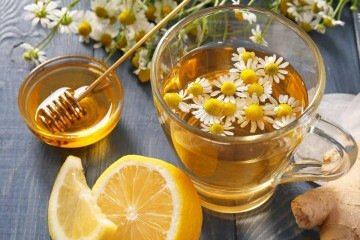 Chá termogênico de camomila, limão-siciliano e gengibre (Imagem: Pixel-Shot | Shutterstock) - (crédito: EdiCase) Chá termogênico de camomila, limão-siciliano e gengibre (Imagem: Pixel-Shot | Shutterstock) - (crédito: EdiCase)