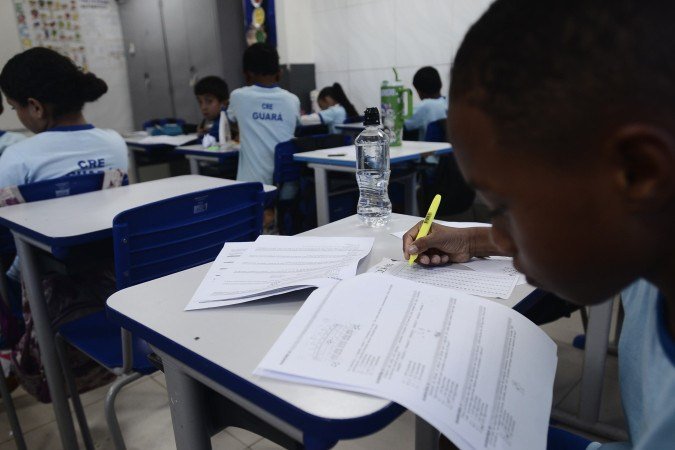 Quase 200 mil estudantes retornam &agrave; escola ap&oacute;s per&iacute;odo de f&eacute;rias -  (crédito:  Minervino Junior CB/DA Press)