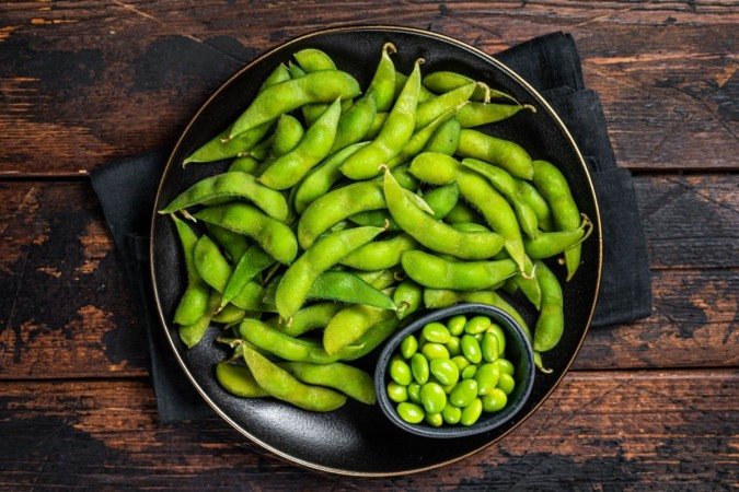 Edamame chama a atenção por reunir nutrientes essenciais ao corpo (Imagem: Mironov Vladimir | Shutterstock)
- (crédito: EdiCase) Edamame chama a atenção por reunir nutrientes essenciais ao corpo (Imagem: Mironov Vladimir | Shutterstock)
- (crédito: EdiCase)
