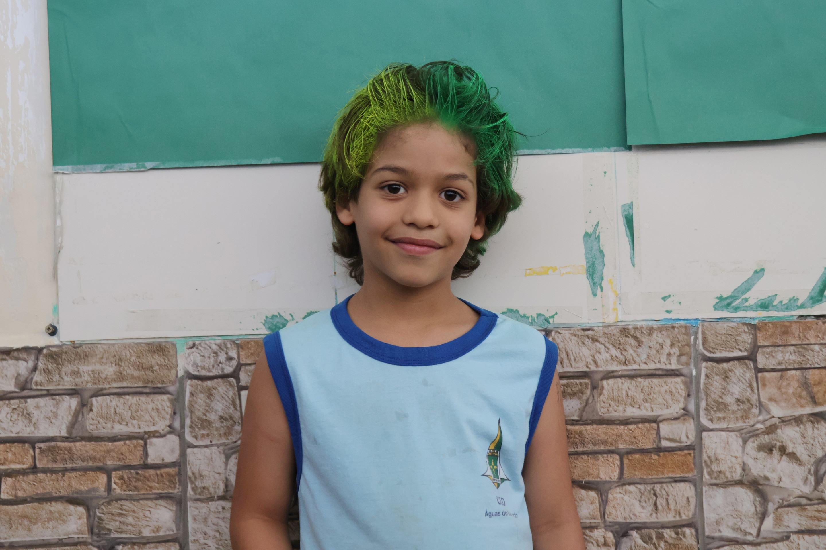 Rafael Tantasleite, 6 anos, do CED &Aacute;guas do Cerrado, presta muita aten&ccedil;&atilde;o em Vin&iacute;cius Jr. porque 