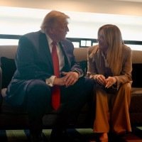 Meloni e Trump conversam durante a cúpula do G7, em Evian, no leste da França, em 17 de junho passado  -  (crédito: Palazzo Chigi/AFP)