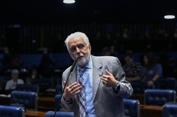 Jaques foi intimado pela PF em 21 de julho para prestar esclarecimentos sobre suspeitas de que teria recebido vantagens indevidas relacionadas ao Banco Master - (crédito: Carlos Moura/Agência Senado) Jaques foi intimado pela PF em 21 de julho para prestar esclarecimentos sobre suspeitas de que teria recebido vantagens indevidas relacionadas ao Banco Master - (crédito: Carlos Moura/Agência Senado)