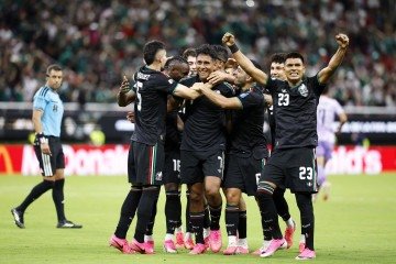 Após primeiro tempo ruim, seleção mexicana consegue gol e garante vaga do mata-mata -  (crédito: ULISES RUIZ / AFP)